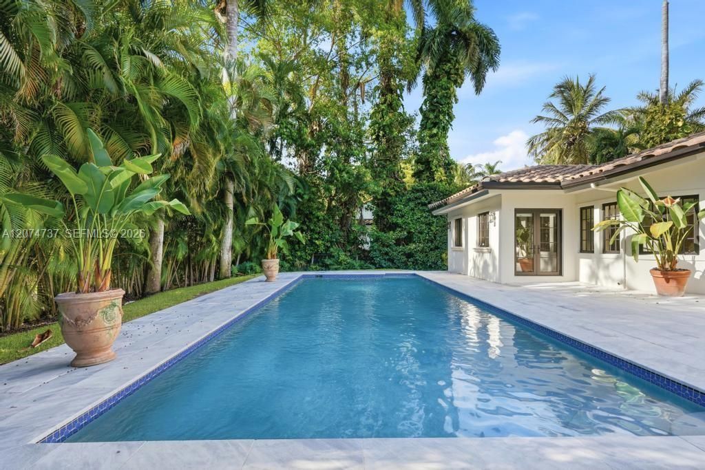 2532 NW Lake Ave , Miami Beach, FL 33140 Photo