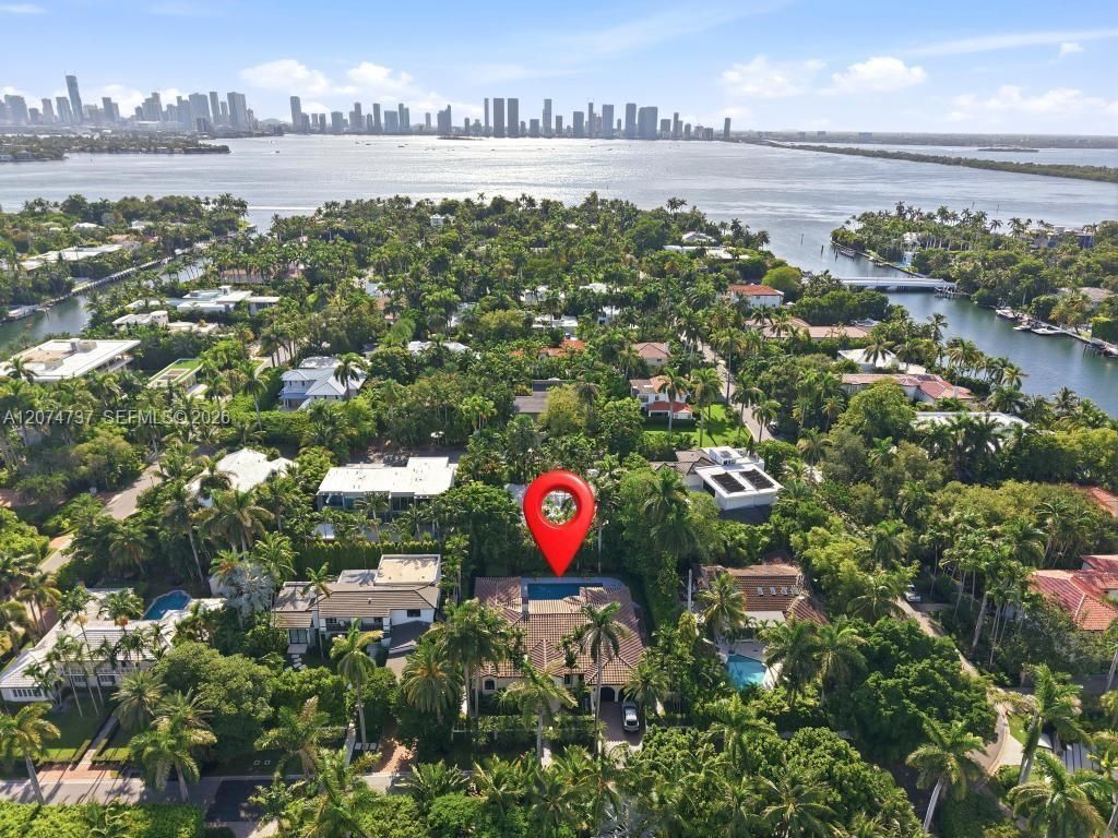 2532 NW Lake Ave , Miami Beach, FL 33140 Photo