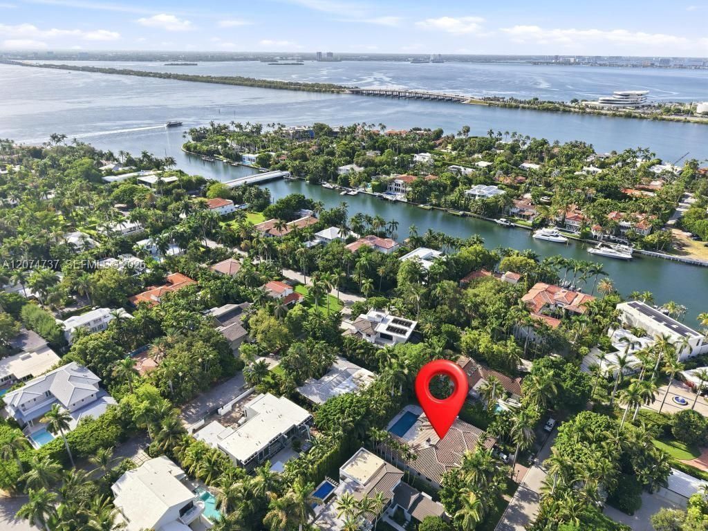 2532 NW Lake Ave , Miami Beach, FL 33140 Photo