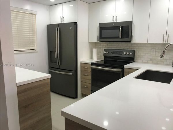 10625 SW 112th Ave , Unit 106, Miami, FL 33176