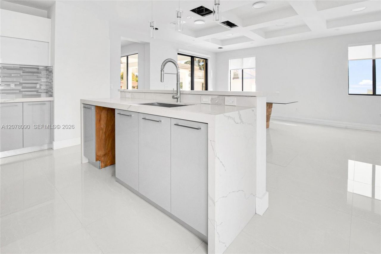 12890 NW 2nd St , Miami, FL 33182 Photo