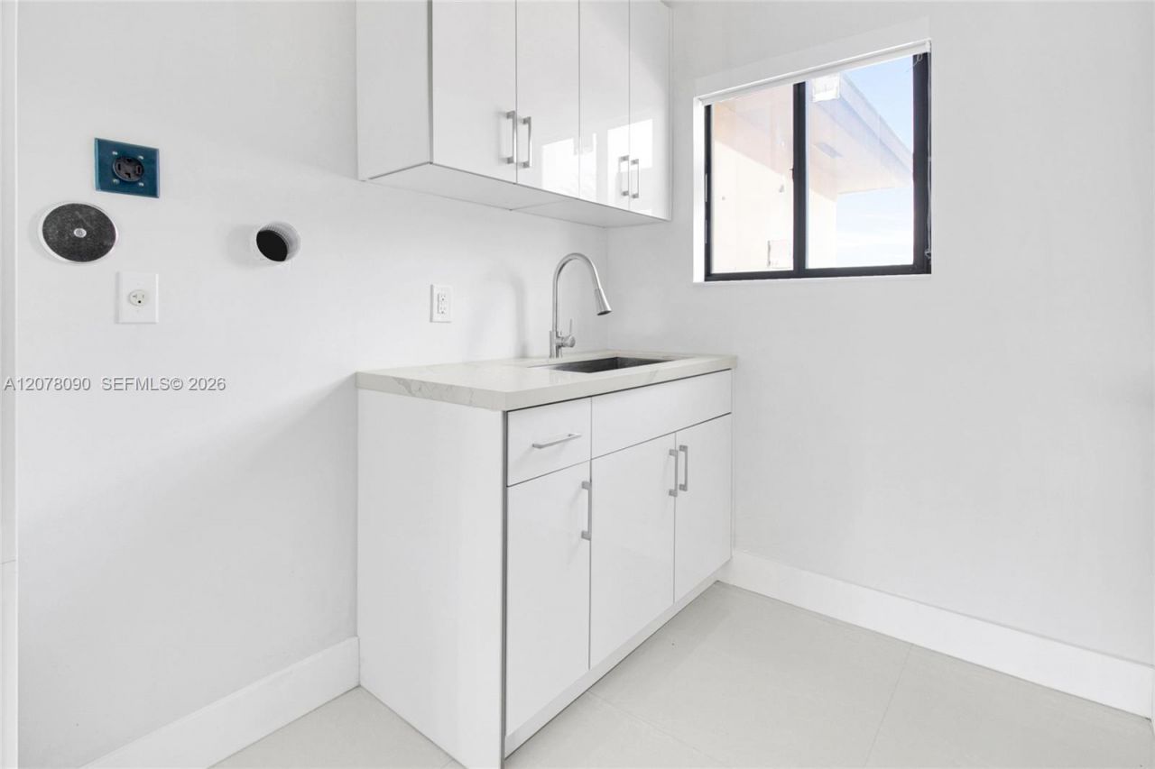 12890 NW 2nd St , Miami, FL 33182 Photo