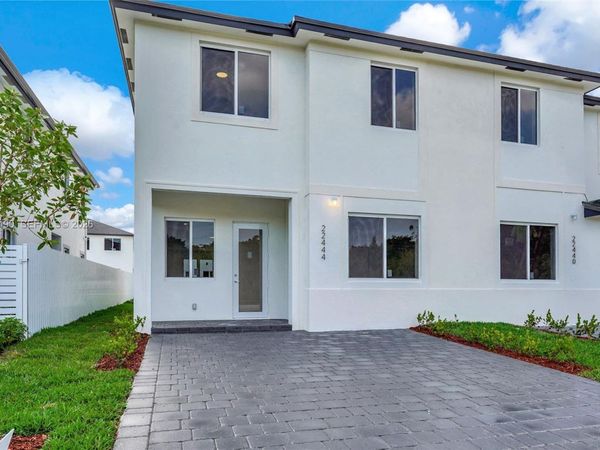 22555 SW 125th Ave , Miami, FL 33170