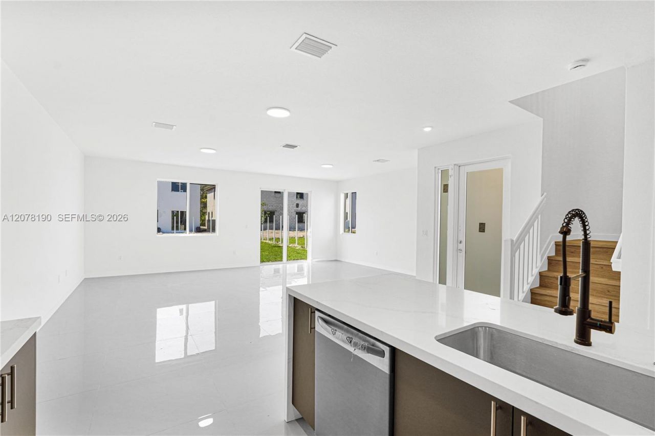 22555 SW 125th Ave , Miami, FL 33170 Photo