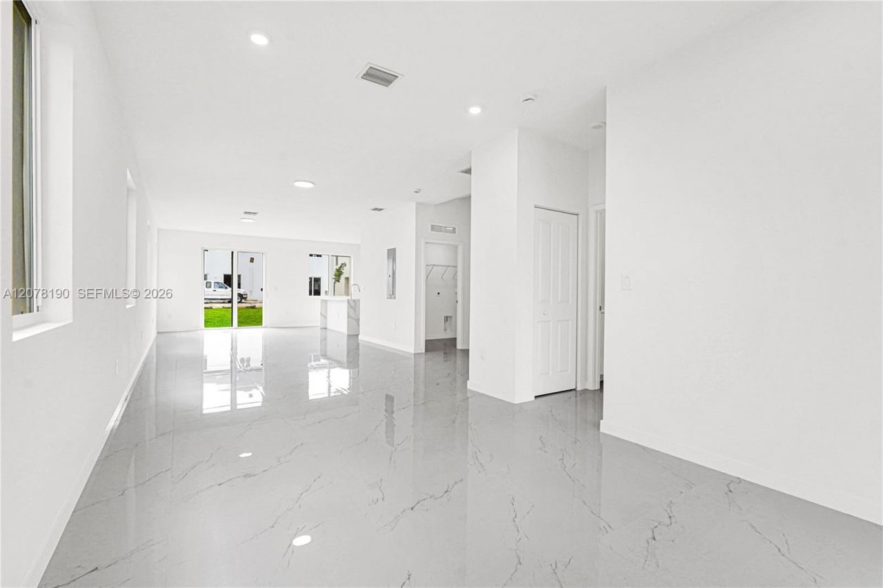 22555 SW 125th Ave , Miami, FL 33170 Photo