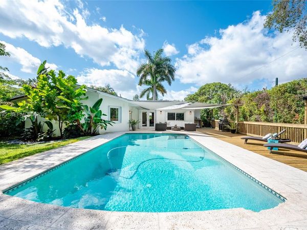 1003 NE 118th St, Biscayne Park, FL 33161