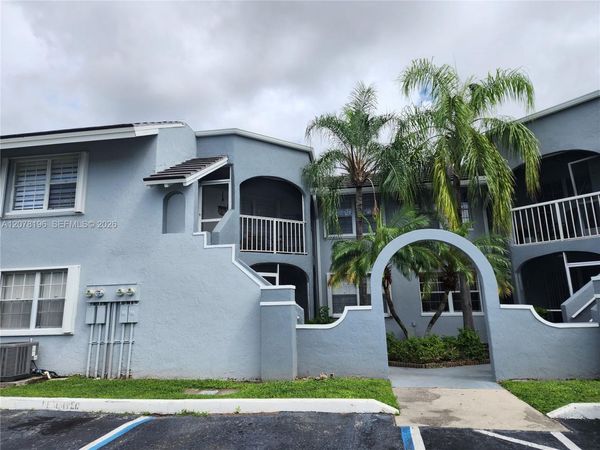 15615 SW 74th Cir Dr, Unit 13-2, Miami, FL 33193