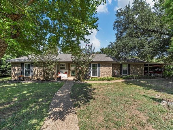 611 Rosenthal Road , Lorena, TX 76655