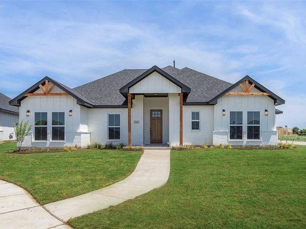 200 Cliff Court, Godley, TX 76044