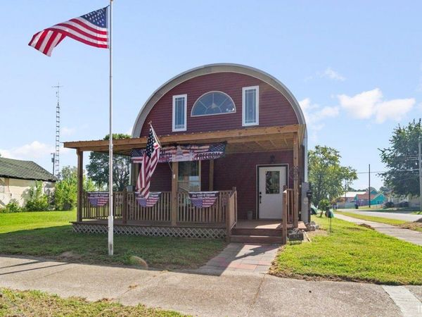 824 S Seminary Street, Princeton, IN 47670