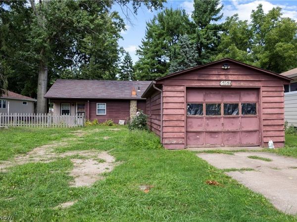 6167 Lake Avenue , Elyria, OH 44035