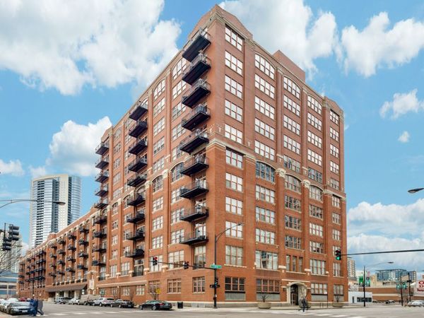 360 W Illinois Avenue , Unit 2F, Chicago, IL 60654