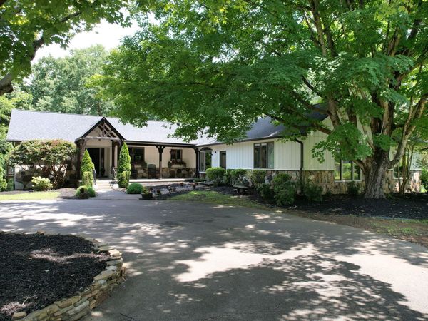 1245 Weeks Drive, Cleveland, TN 37312