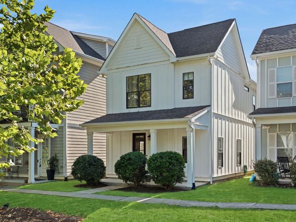 717 Cottage Park Dr, Nashville, TN 37207