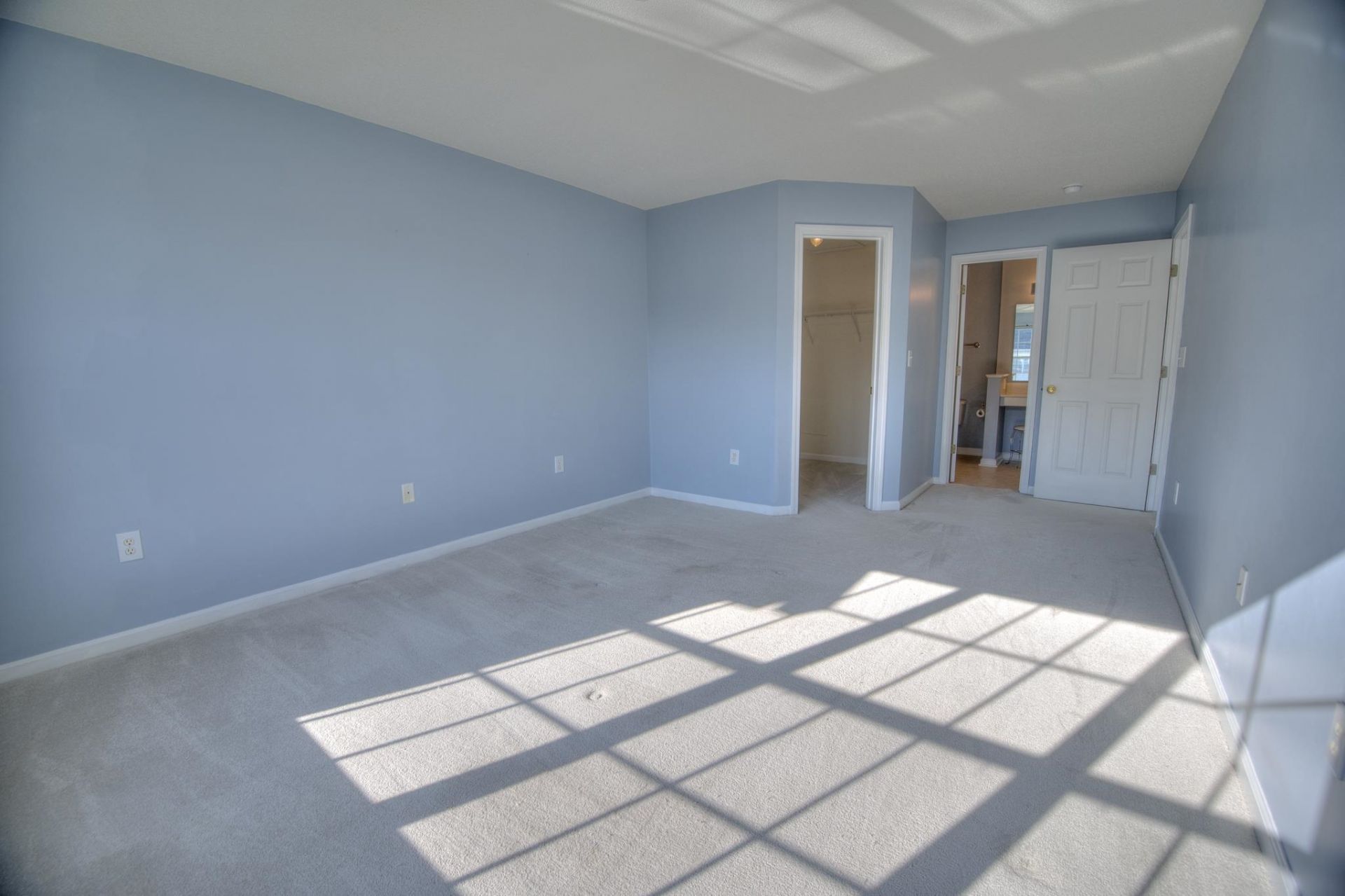 643 Woodmoor Dr. Photo 10