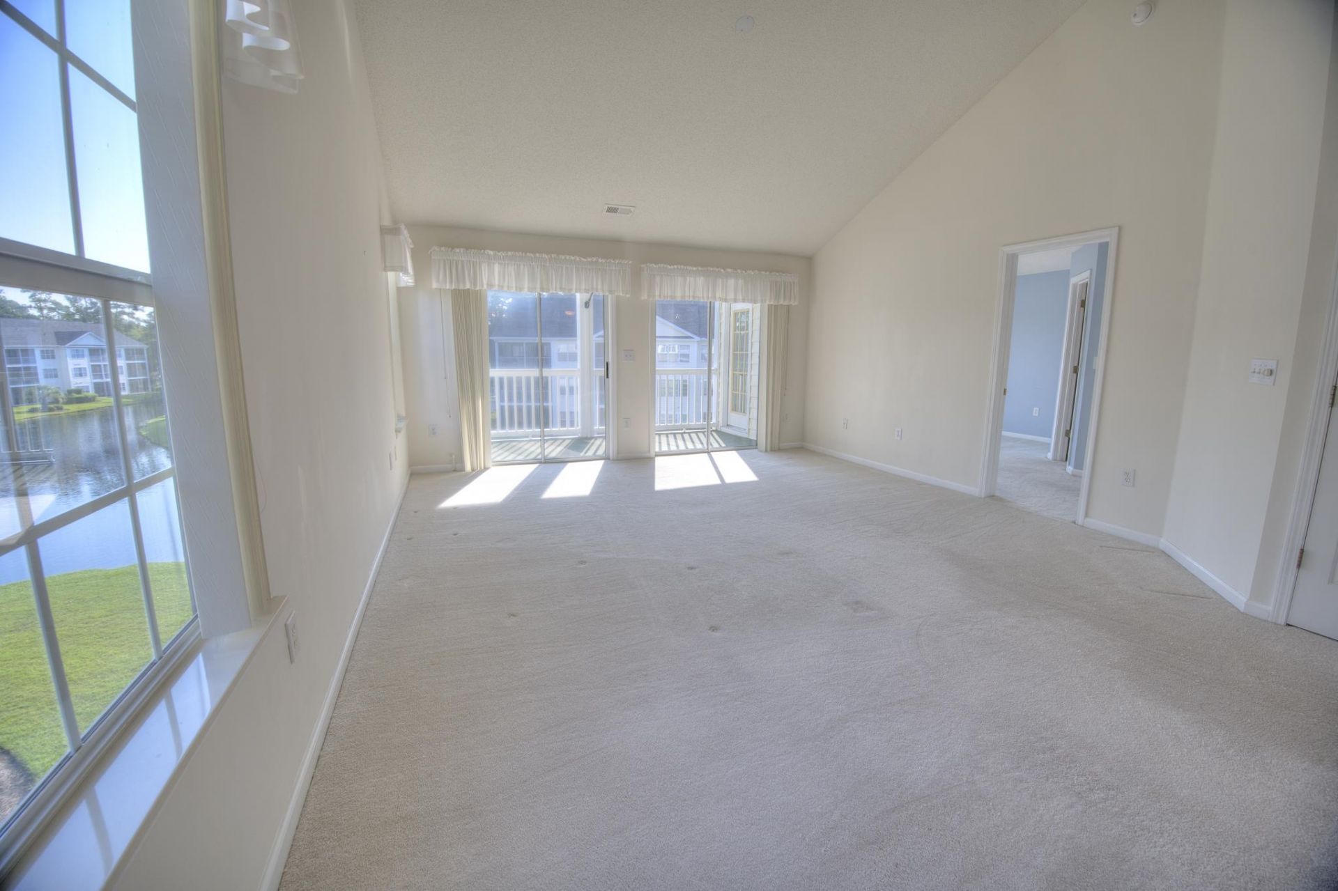 643 Woodmoor Dr. Photo 4