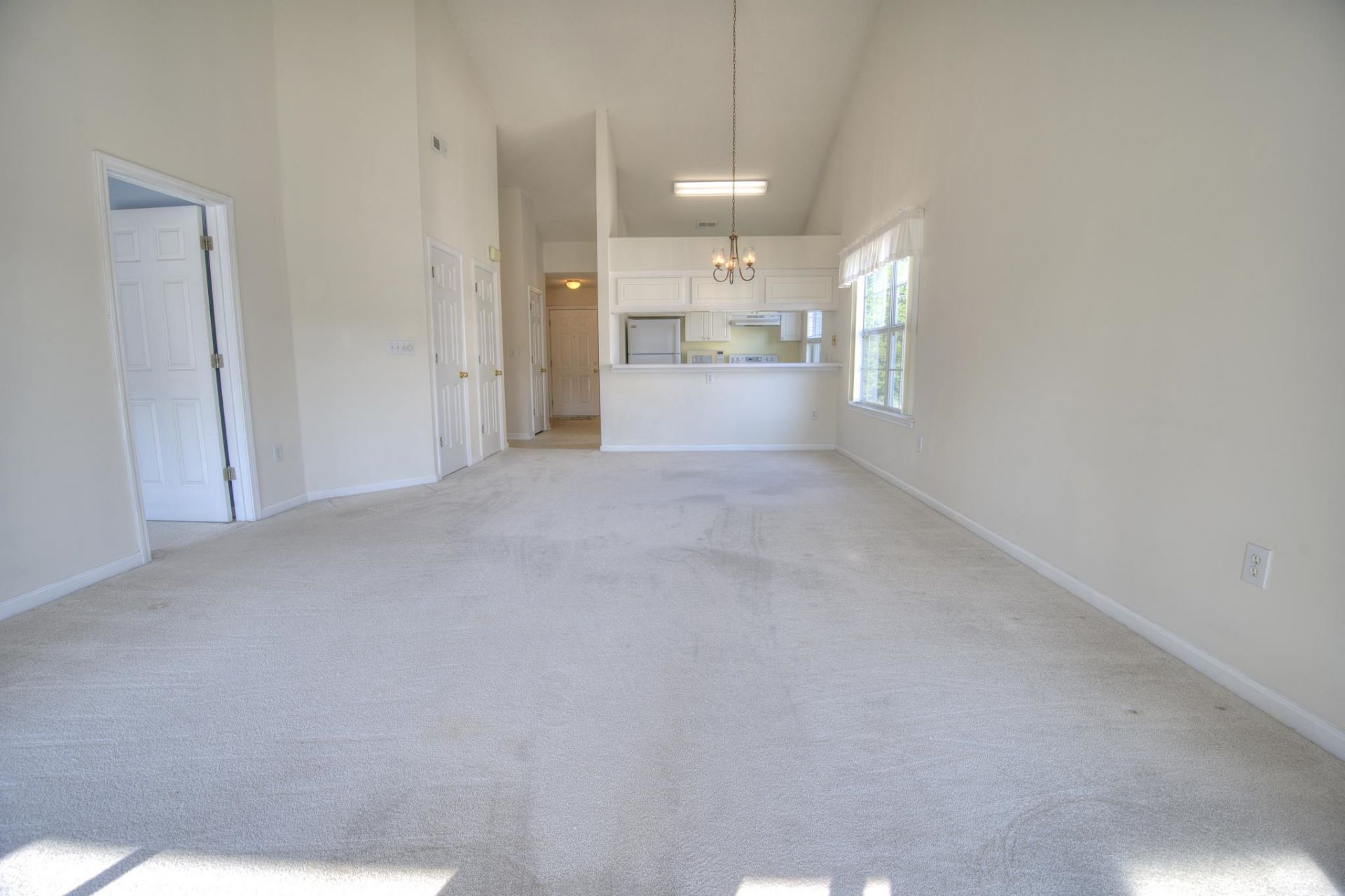 643 Woodmoor Dr. Photo 7