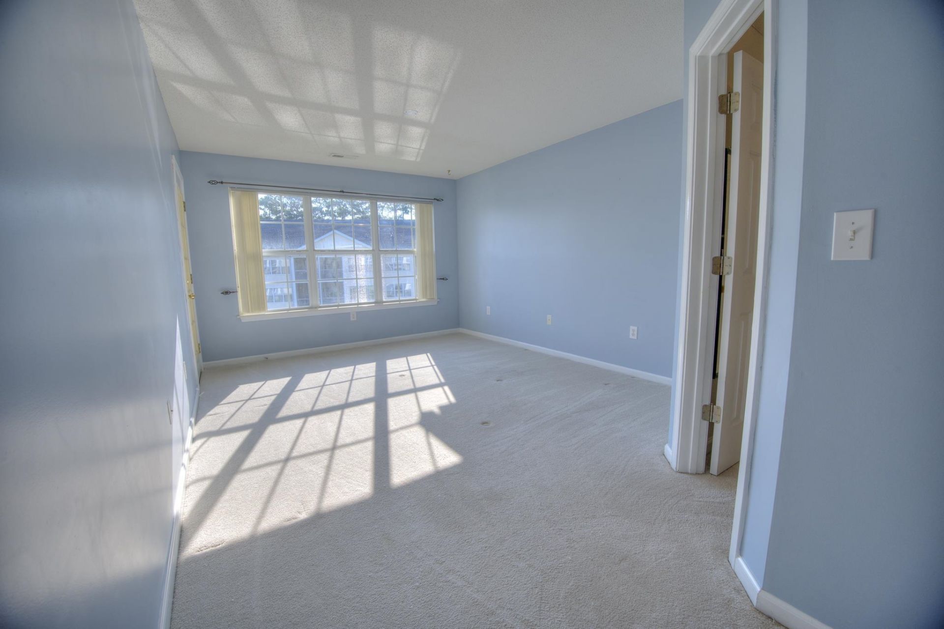 643 Woodmoor Dr. Photo 9