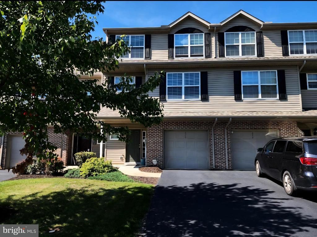 275 THRUSH DRIVE , HUMMELSTOWN, PA 17036