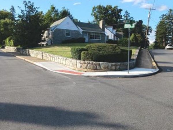 211 WOOD STREET, HARRISBURG, PA 17109
