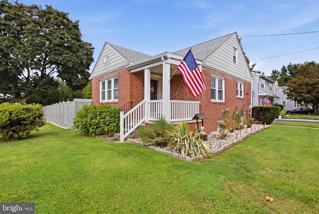 2 MYRTLE AVENUE, RIDLEY PARK, PA 19078