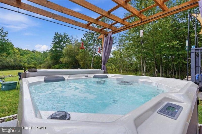 3106 BRIARWOOD DRIVE , TOBYHANNA, PA 18466