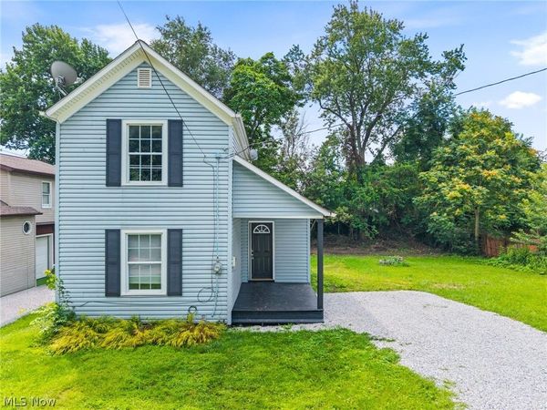 918 Raymond Avenue , Barberton, OH 44203