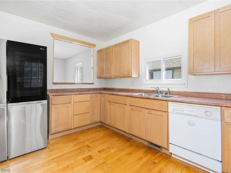 918 Raymond Avenue, Barberton, OH 44203 Photo 3