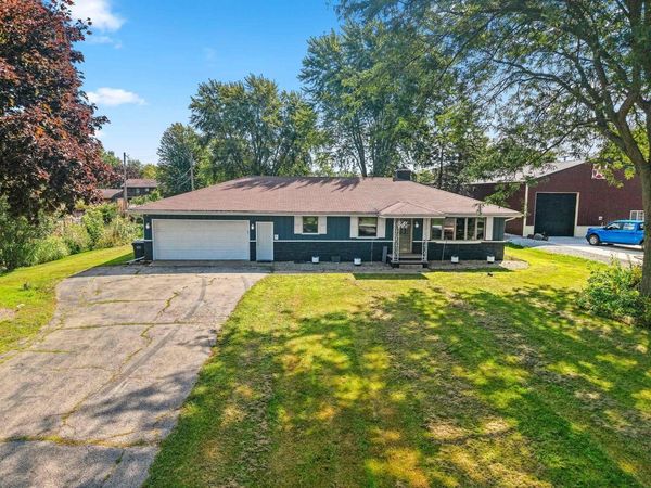 N1320 ELLEN LANE, Greenville, WI 54942