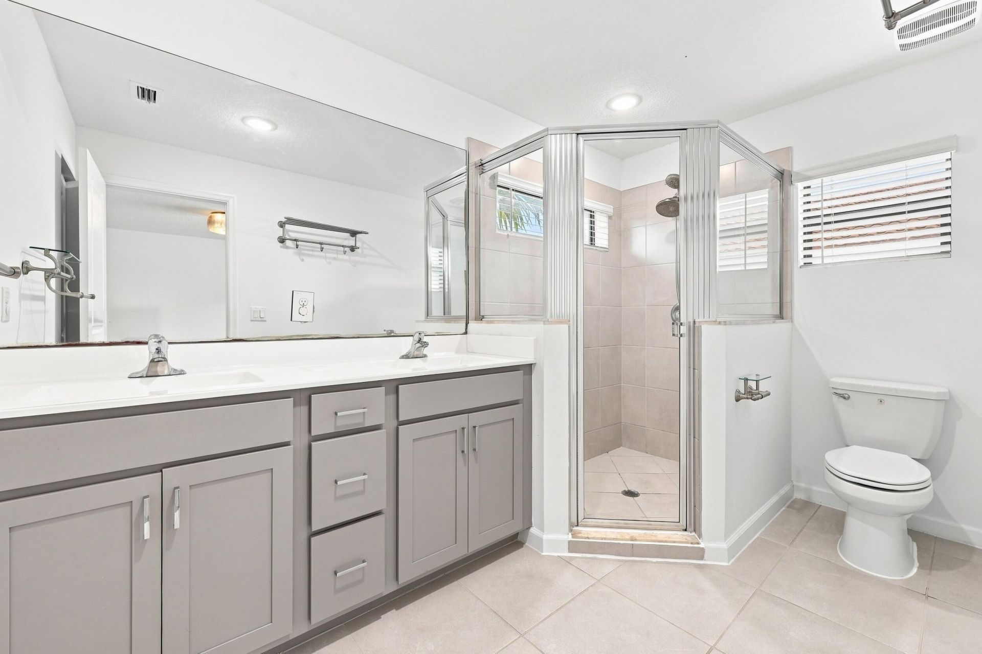 2011 Tamarind Drive, Riviera Beach, FL 33410 Photo