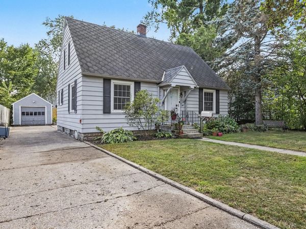 1320 Sheridan Drive, Kalamazoo, MI 49001