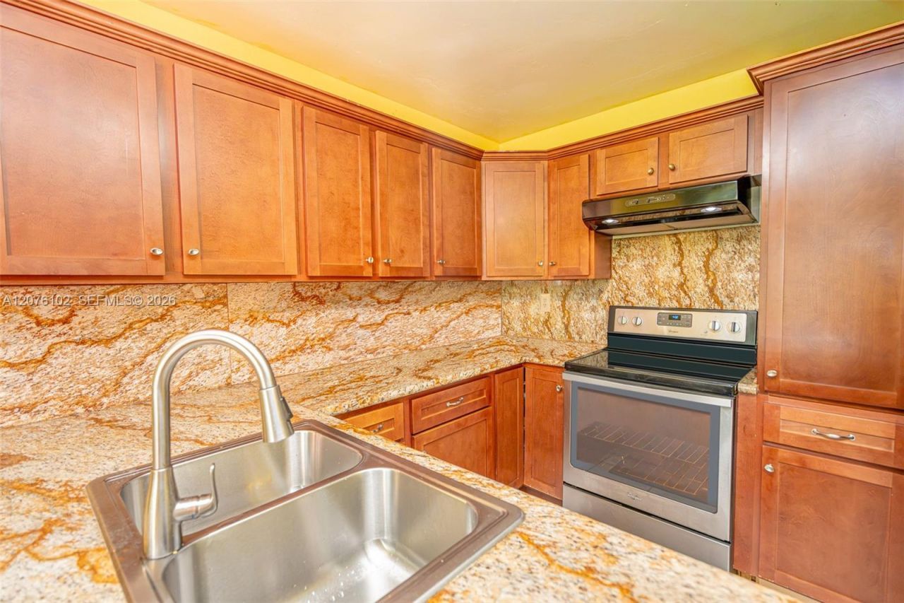 2340 NW 187th St, Miami Gardens, FL 33056 Photo