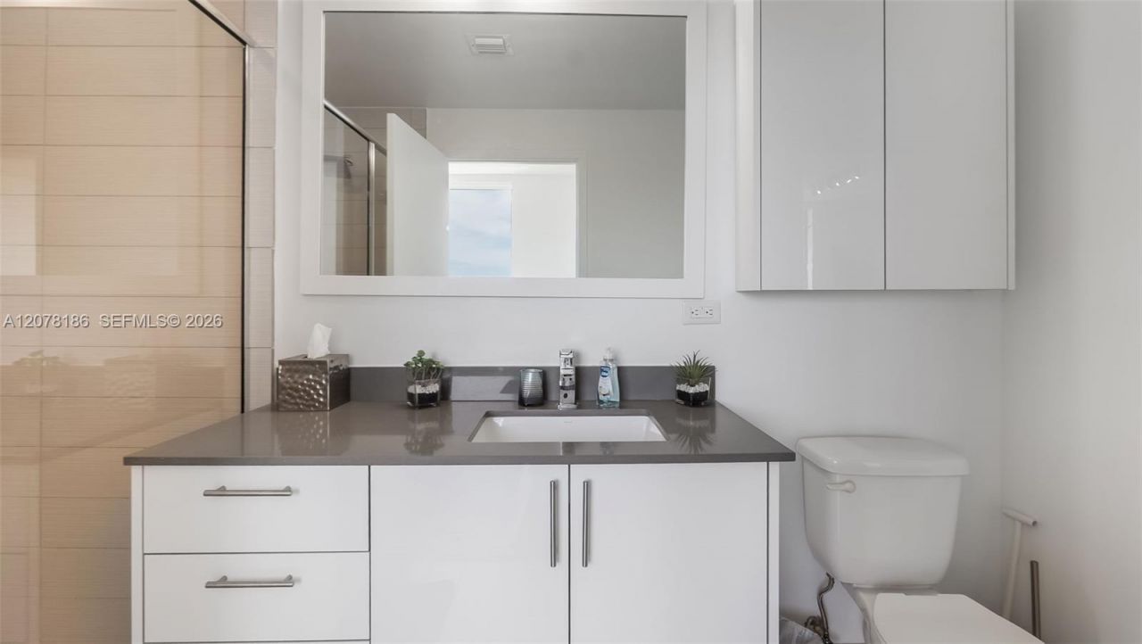 999 SW 1st Ave, Unit 2004, Miami, FL 33130 Photo