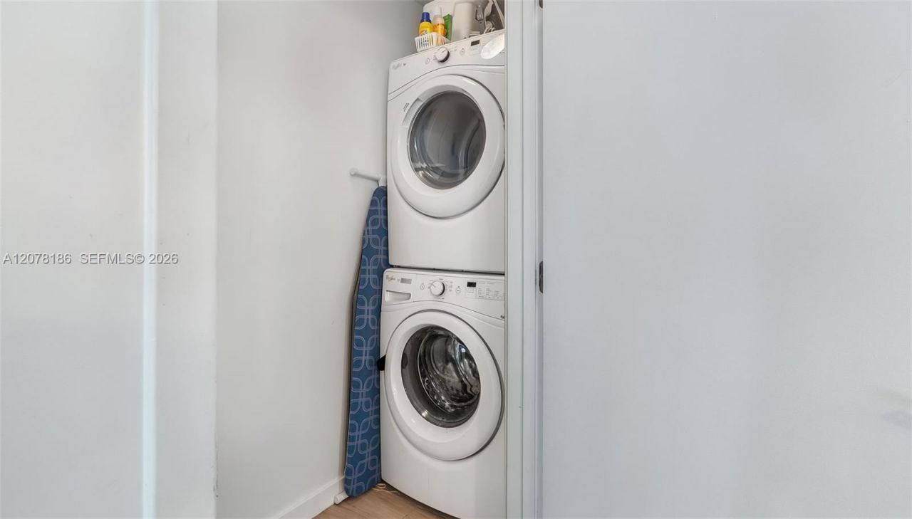999 SW 1st Ave, Unit 2004, Miami, FL 33130 Photo