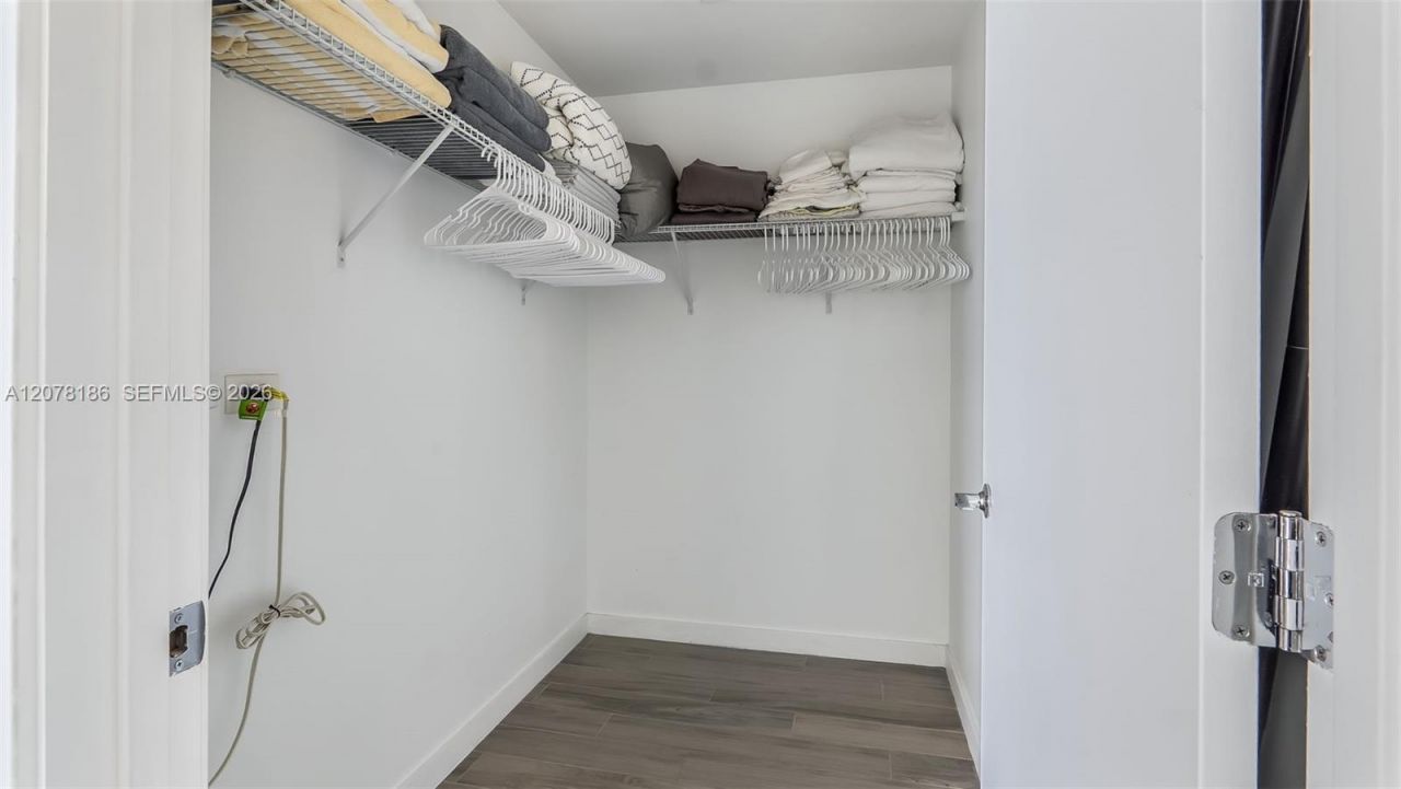 999 SW 1st Ave, Unit 2004, Miami, FL 33130 Photo