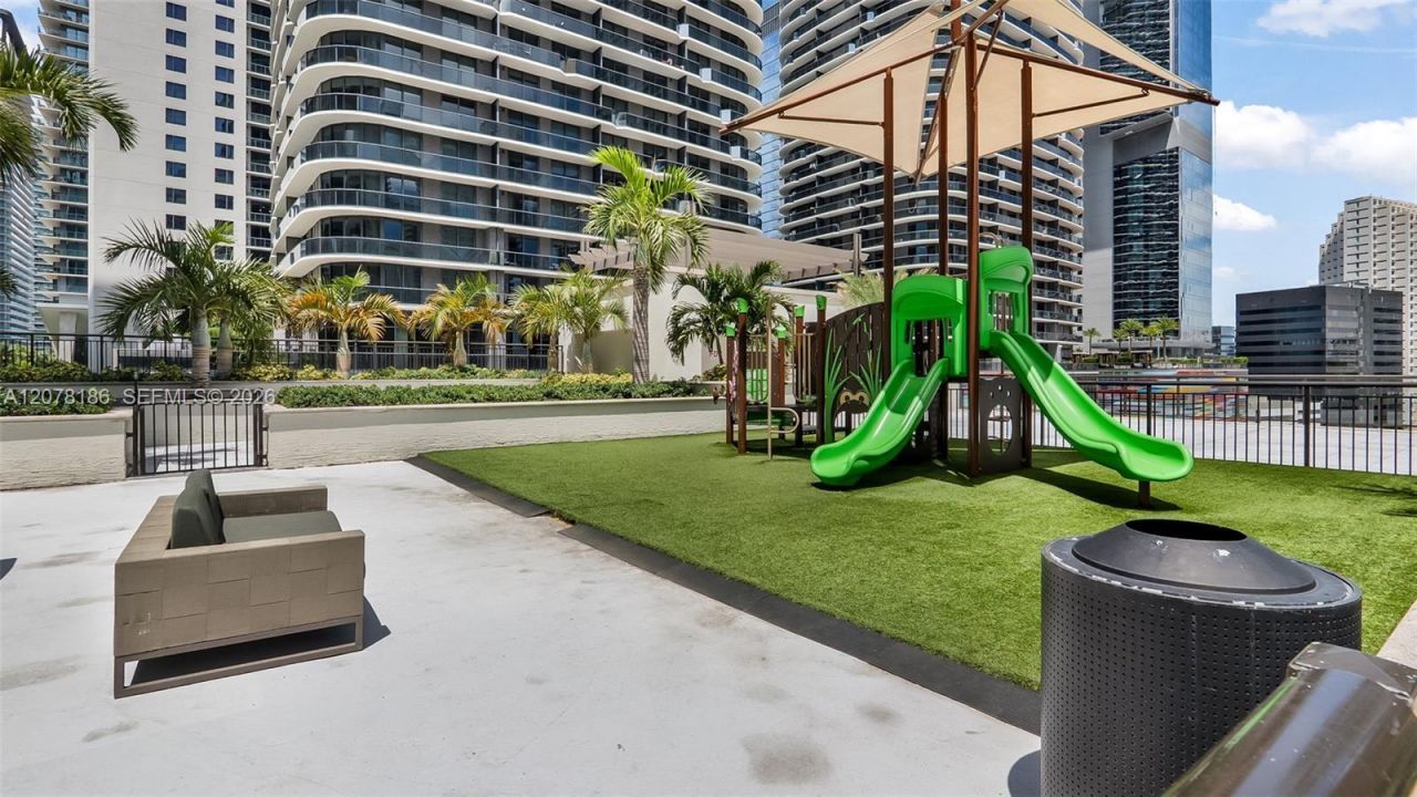 999 SW 1st Ave, Unit 2004, Miami, FL 33130 Photo