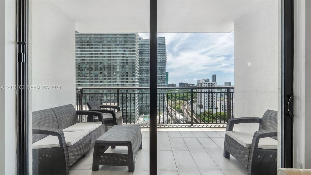 999 SW 1st Ave, Unit 2004, Miami, FL 33130 Photo