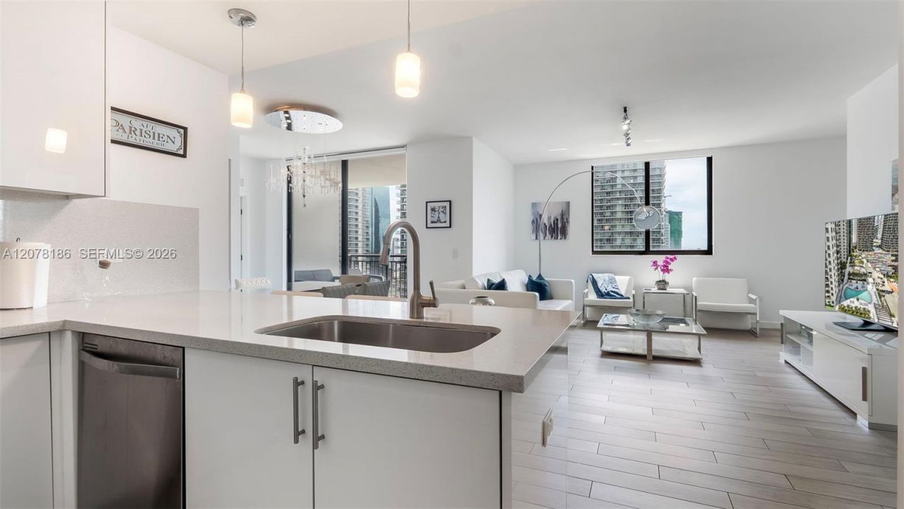999 SW 1st Ave, Unit 2004, Miami, FL 33130 Photo