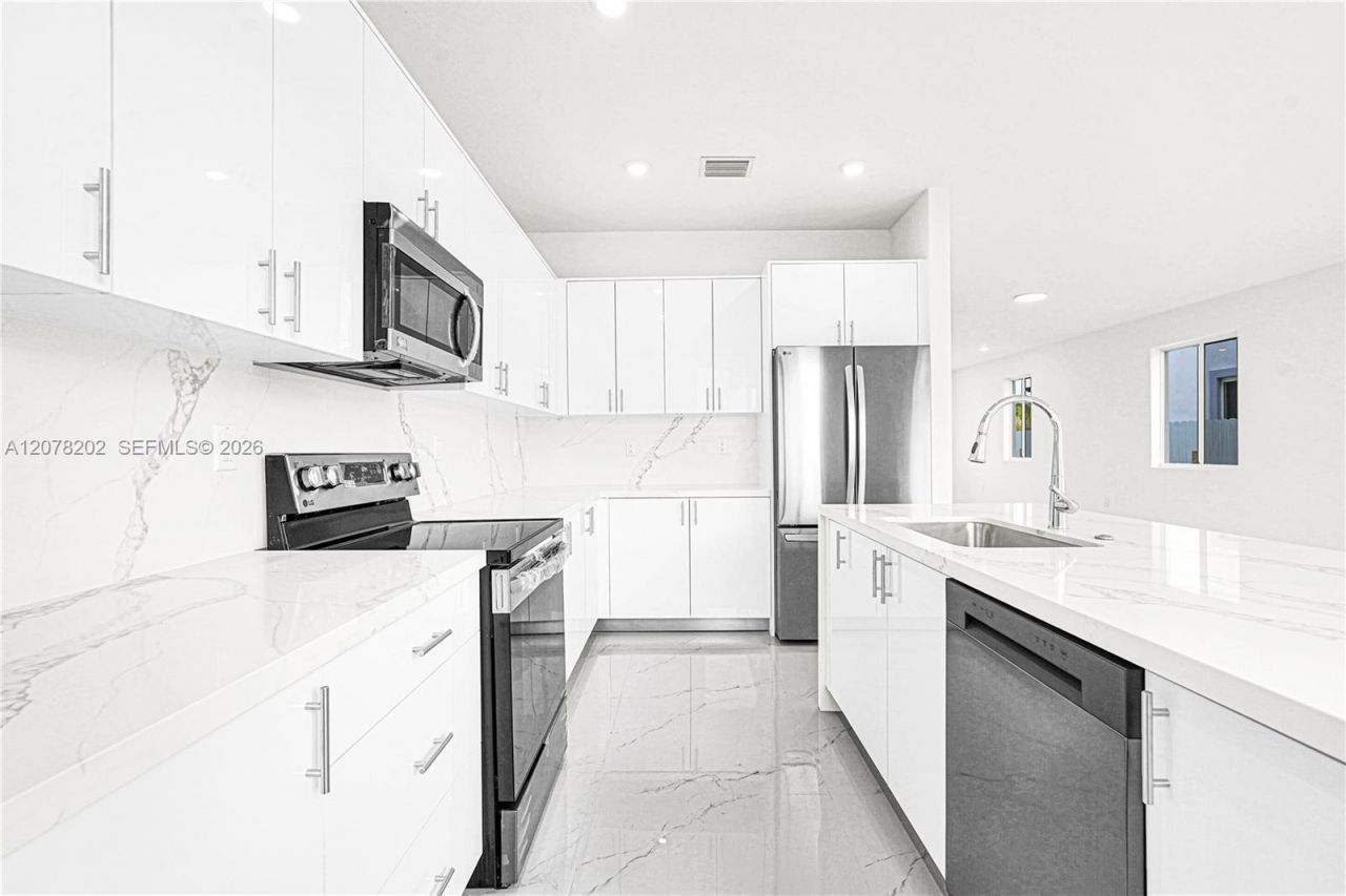 22555 SW 125th Ave , Unit 13A, Miami, FL 33170 Photo