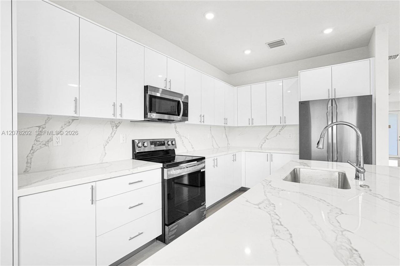 22555 SW 125th Ave , Unit 13A, Miami, FL 33170 Photo