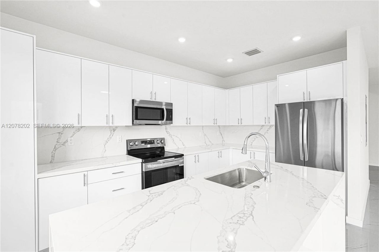 22555 SW 125th Ave , Unit 13A, Miami, FL 33170 Photo