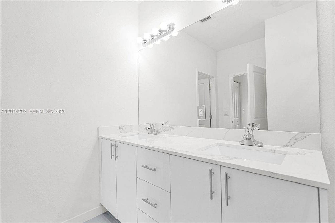 22555 SW 125th Ave , Unit 13A, Miami, FL 33170 Photo