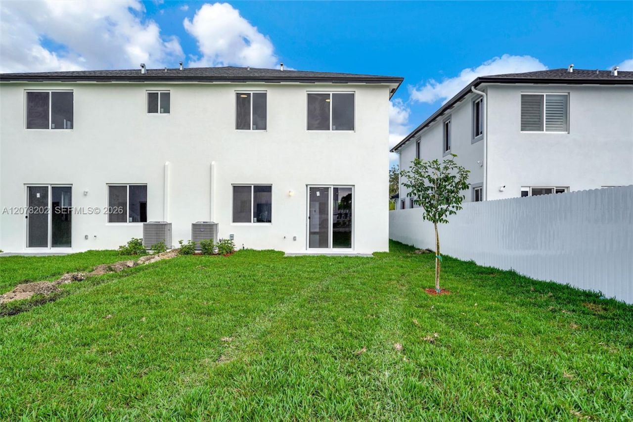 22555 SW 125th Ave , Unit 13A, Miami, FL 33170 Photo