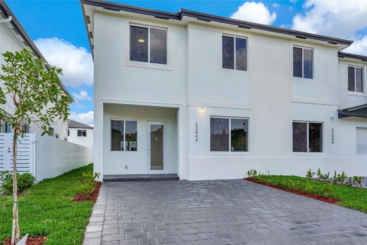 22555 SW 125th Ave , Unit 13A, Miami, FL 33170 Photo
