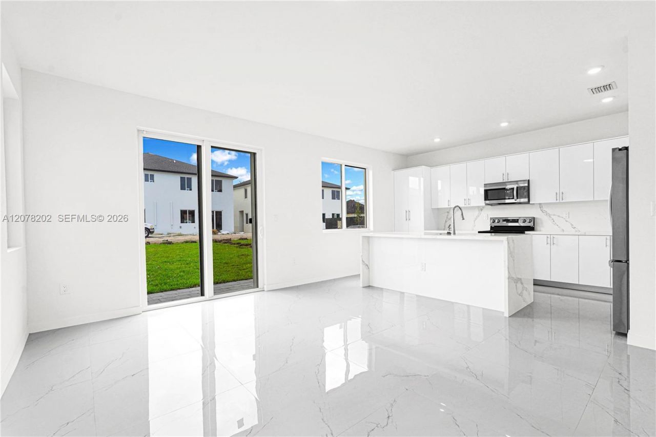22555 SW 125th Ave , Unit 13A, Miami, FL 33170 Photo