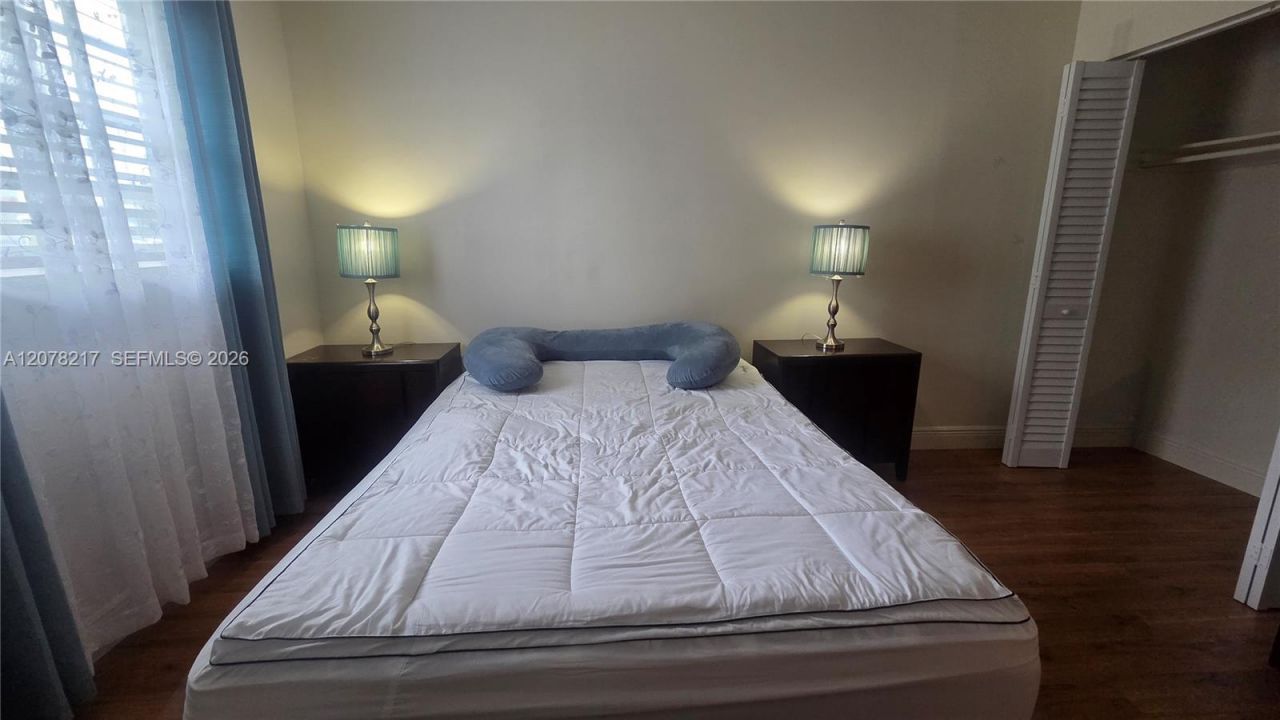 415 NE 2nd St , Unit 105, Hallandale Beach, FL 33009 Photo