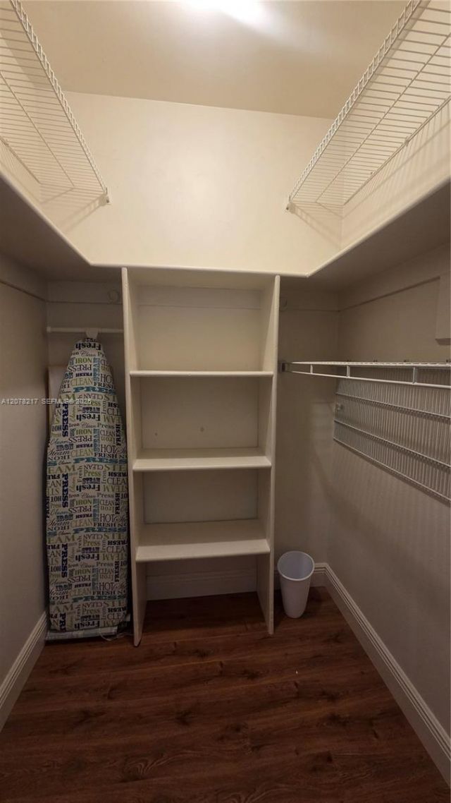 415 NE 2nd St , Unit 105, Hallandale Beach, FL 33009 Photo