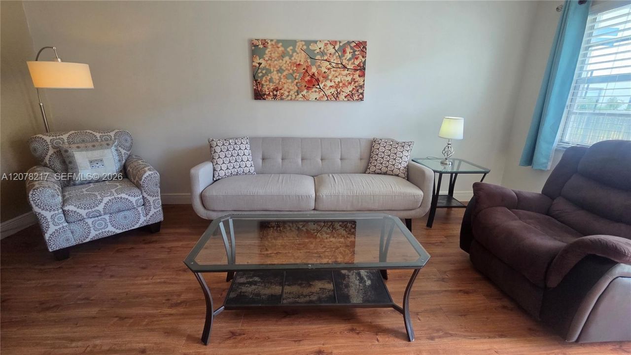 415 NE 2nd St , Unit 105, Hallandale Beach, FL 33009 Photo