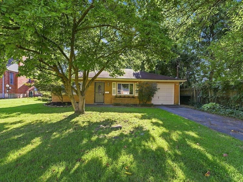 6908 Rob Vern Drive, North College Hill, OH 45239 Photo 2