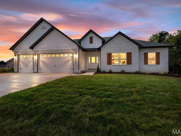 8 Highland Place, Wentzville, MO 63385
